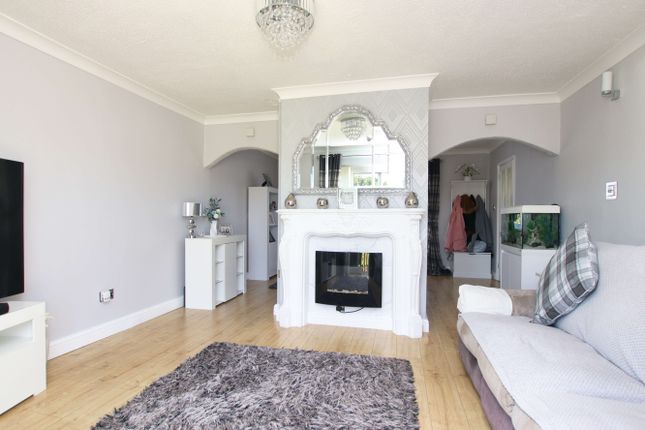 9, Oak Road, Llanharry photo 3