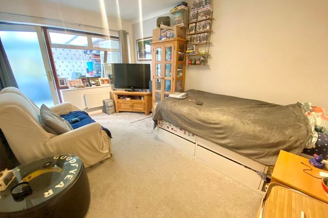 44, Trafalgar Court, Fareham photo 2