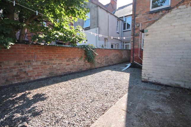 Terraced house to rent in Kirby Road, West End, Leicester