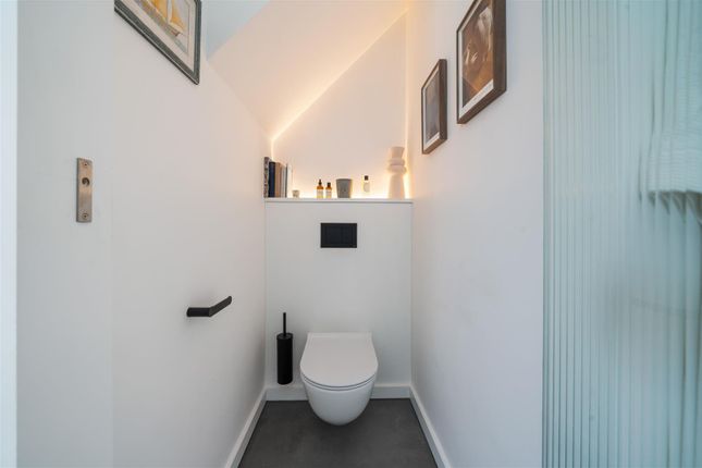 Flat for sale in Belsize Park Gardens, Belsize Park, London