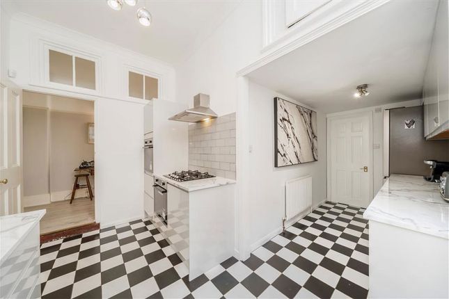 52, Little Heath, London photo 3