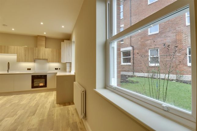 Apartment 2, St John's House, Grove Road South, Southsea photo 4
