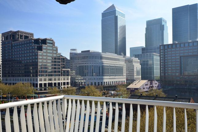 Cascades Tower, Canary Wharf photo 2