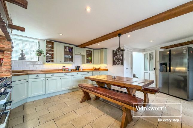 16, Longham Farm Close, Ferndown photo 3