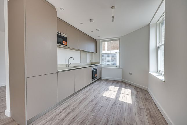 Flat Flat 6, 10, Alexandra Street, Southend-on-Sea photo 3