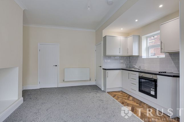 32 Pearl Street, Batley photo 4