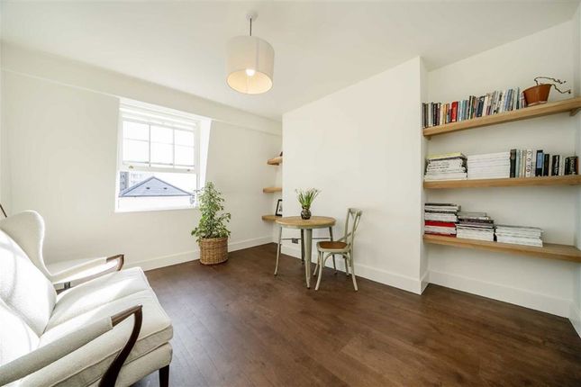15 Mendip Houses, Welwyn Street, London photo 2