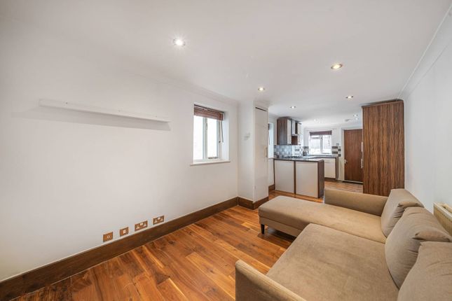 Flat for sale in Whewell Road, Archway, London