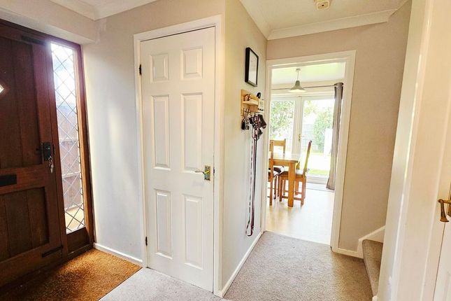9, Quantock Close, Hereford photo 3