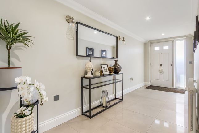 26, Tolmers Road, Cuffley photo 2