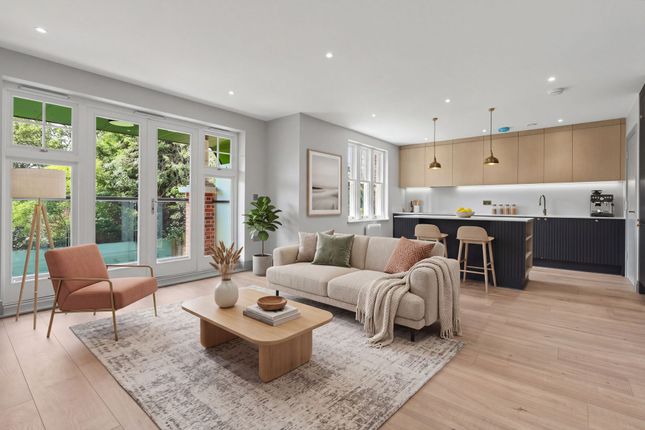 Flat 4, Heneage House 2B Beauchamp Road, East Molesey photo 2