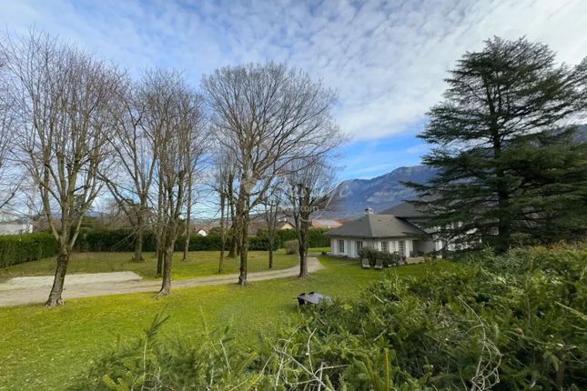 Detached house for sale in Aix-Les-Bains, France