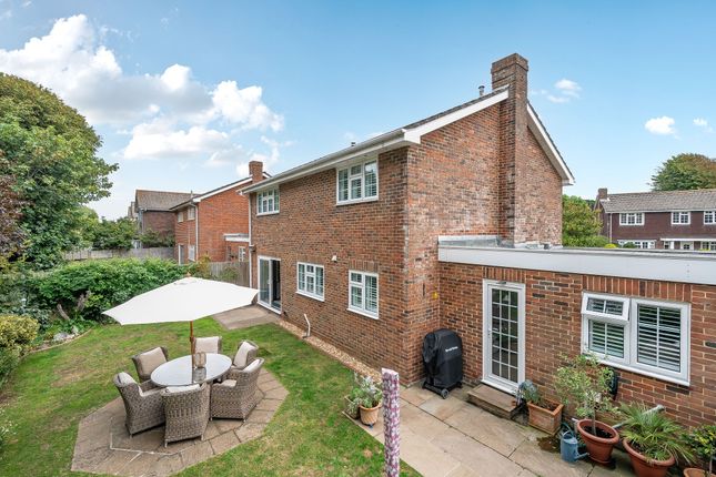 6 Elmstead Gardens, Chichester photo 2