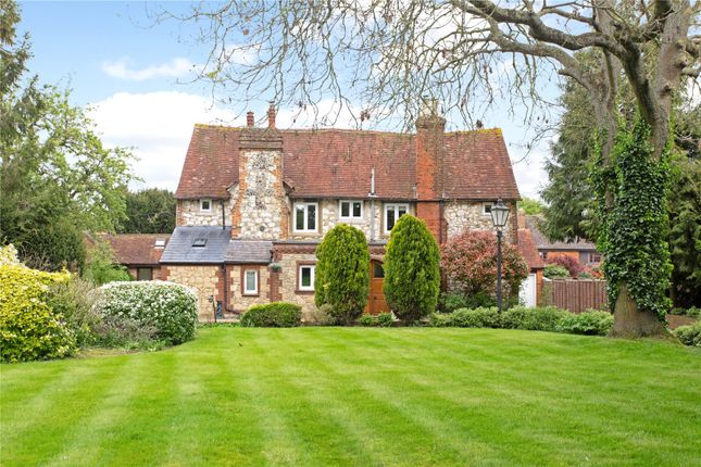 Thumbnail Detached house for sale in Hitchin Road, Pirton, Hitchin, Hertfordshire