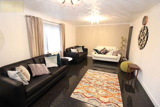 8 Estonfield Drive, Urmston photo 3