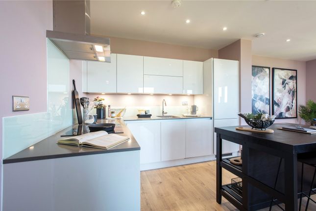 Thumbnail Flat for sale in Gallions Point, London