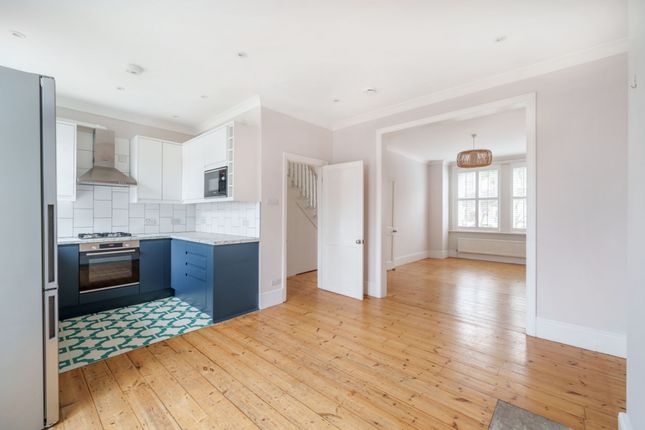 19, Estcourt Road, London photo 4