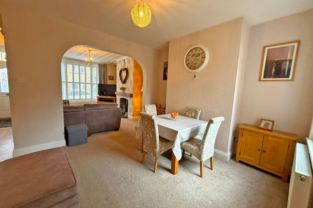 25, Oak Road, Scarborough photo 3
