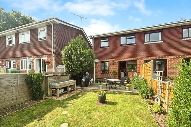 7, Cedar Close, Winchester photo 2