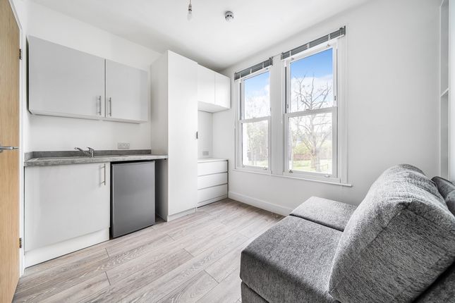 Flat 2, 77, Gilmore Road, London photo 4