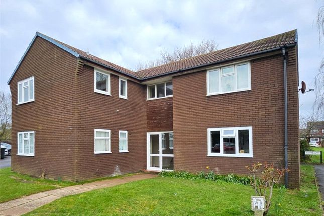 Studio flat on Flat F, 70, Comet Way, Dorset, £115,000