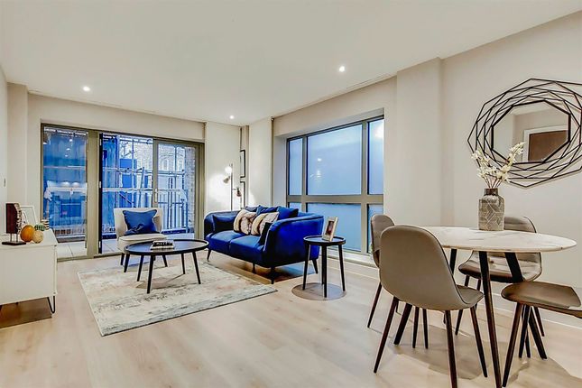 Flat for sale in Vauxhall Street, London