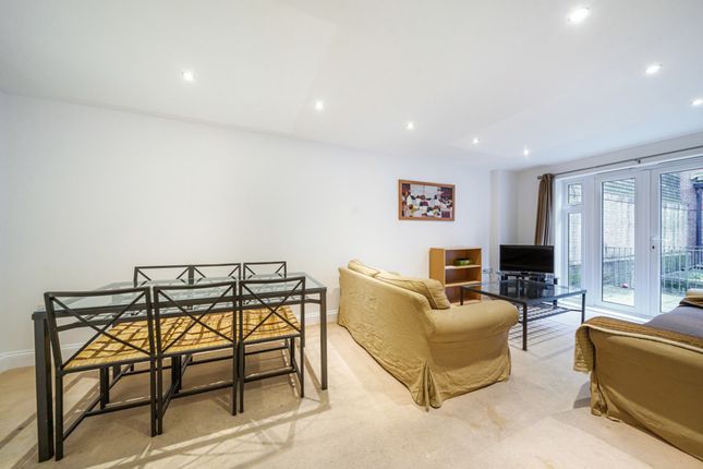 Flat 2, The Picture House,, Cheapside, Berkshire photo 2