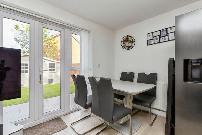 7, Witney Road, West Sussex photo 4