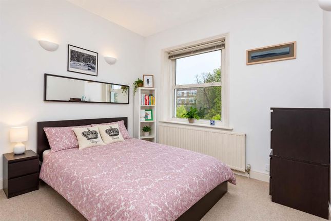 Flat 8 West Court, 2, Woodchurch Road, London photo 4