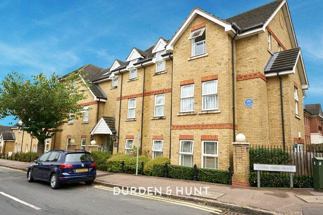 Thumbnail Flat to rent in Lower Park Road, Loughton