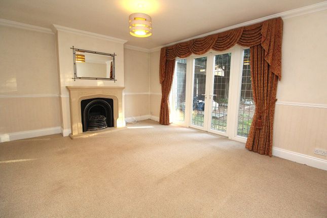 24, Burntwood Avenue, Hornchurch photo 2