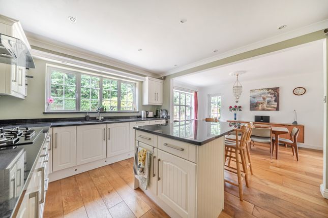 8, Dawnay Close, Ascot photo 4