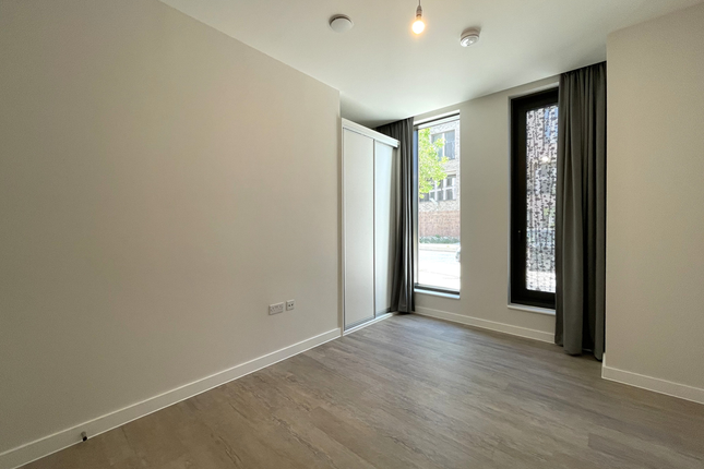 2 Shires Lane, Sheerwater Woking, null photo 5