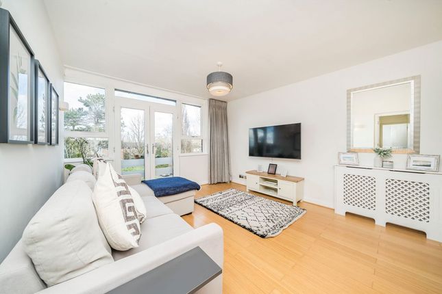 9 Hilda Court, 23, Lovelace Road, Surbiton photo 2