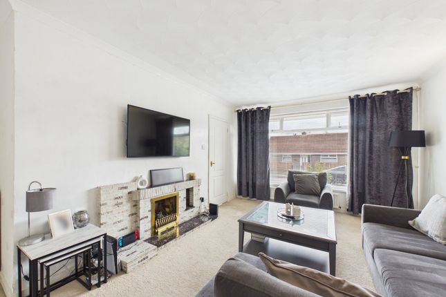 15 Larchfield Grove, Wishaw photo 2