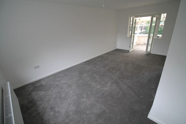 122, Brinkburn Crescent, Houghton-le-Spring photo 2