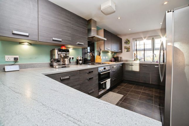 64, Sylvan Avenue, Nottingham photo 3