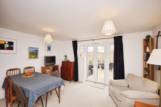 45, Buttercup Crescent, Bristol photo 2