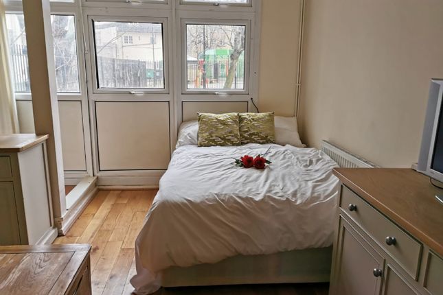 Flat to rent in Ossulston Street, London