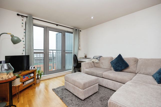 1-bed flat on Flat 118/Enterprise Place, 175 Church Street East, Woking, £180,000