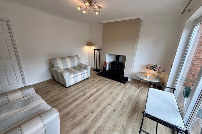 22, Longmoor Lane, Derbyshire photo 3