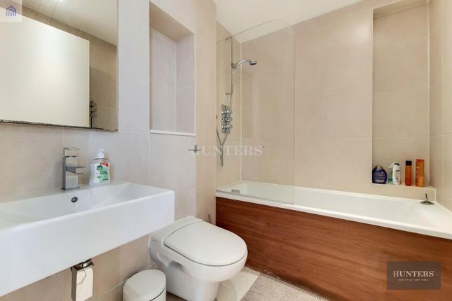 Flat for sale in 26 Savage Gardens, London