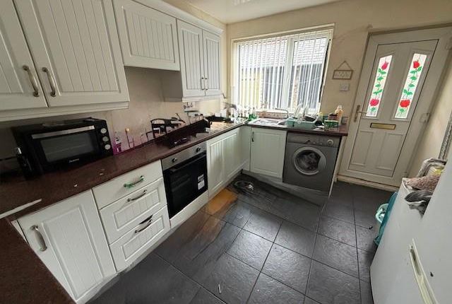 8, Thames Street, Chopwell photo 2