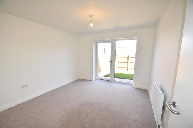 Peel Close, Gerrards Cross photo 3