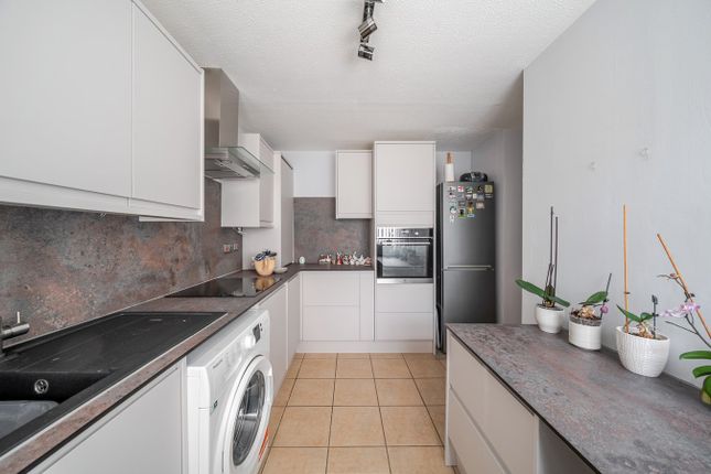 5, Vicarage Close, Arlesey photo 3