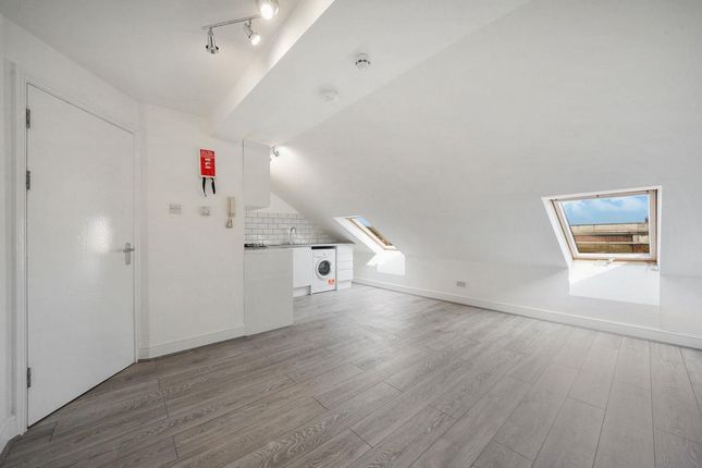 318C, Kilburn Lane, London photo 4