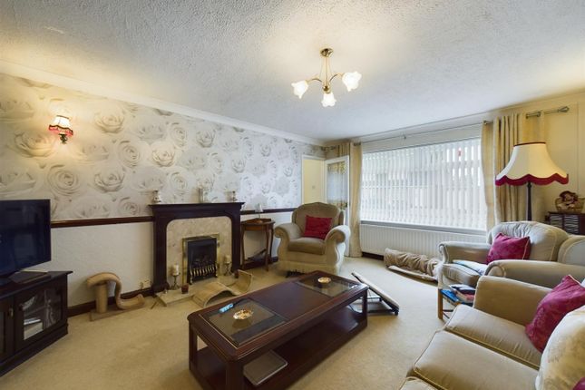 53, Wetherby Crescent, Lincoln photo 2