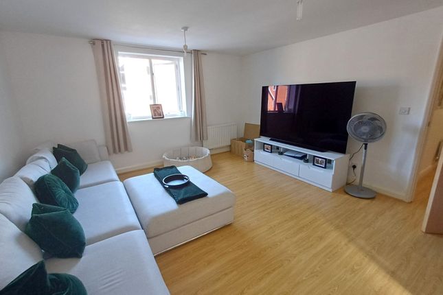 183, Edward Vinson Drive, Kent photo 2