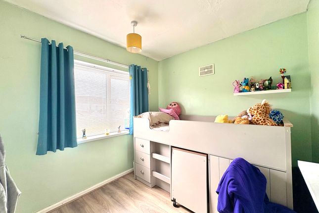 14 , Min Y Mor, Llanelli photo 5