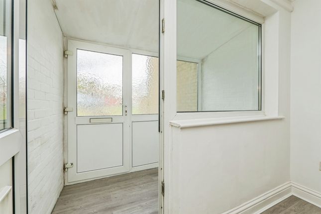 189, Chapel Wood, Cardiff photo 2